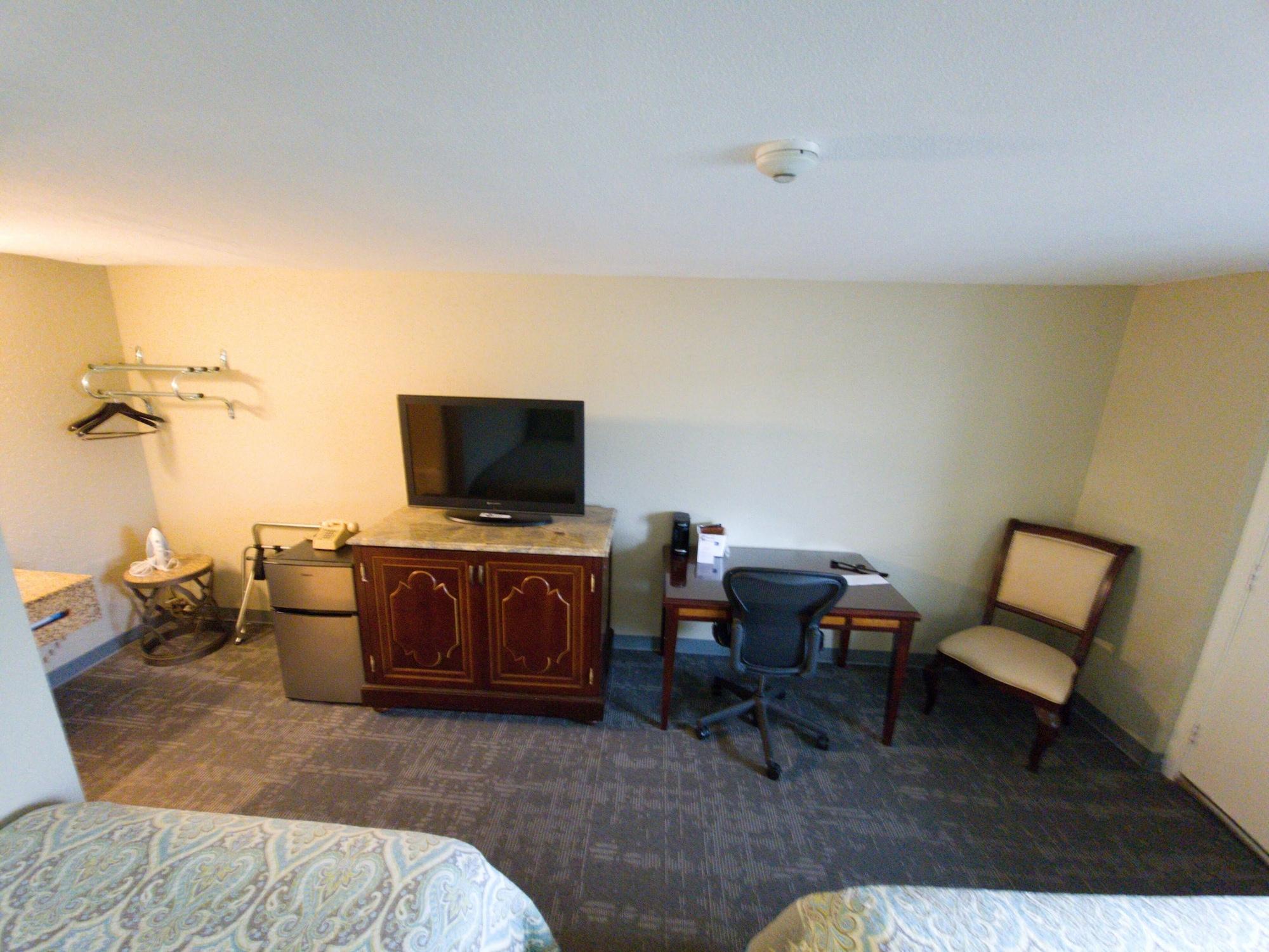Queen City Inn Bangor Exterior photo